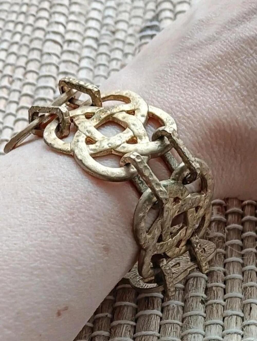 Lia sophia. "Knotted Up: gold-tone hammered bracelet, 7" KN159